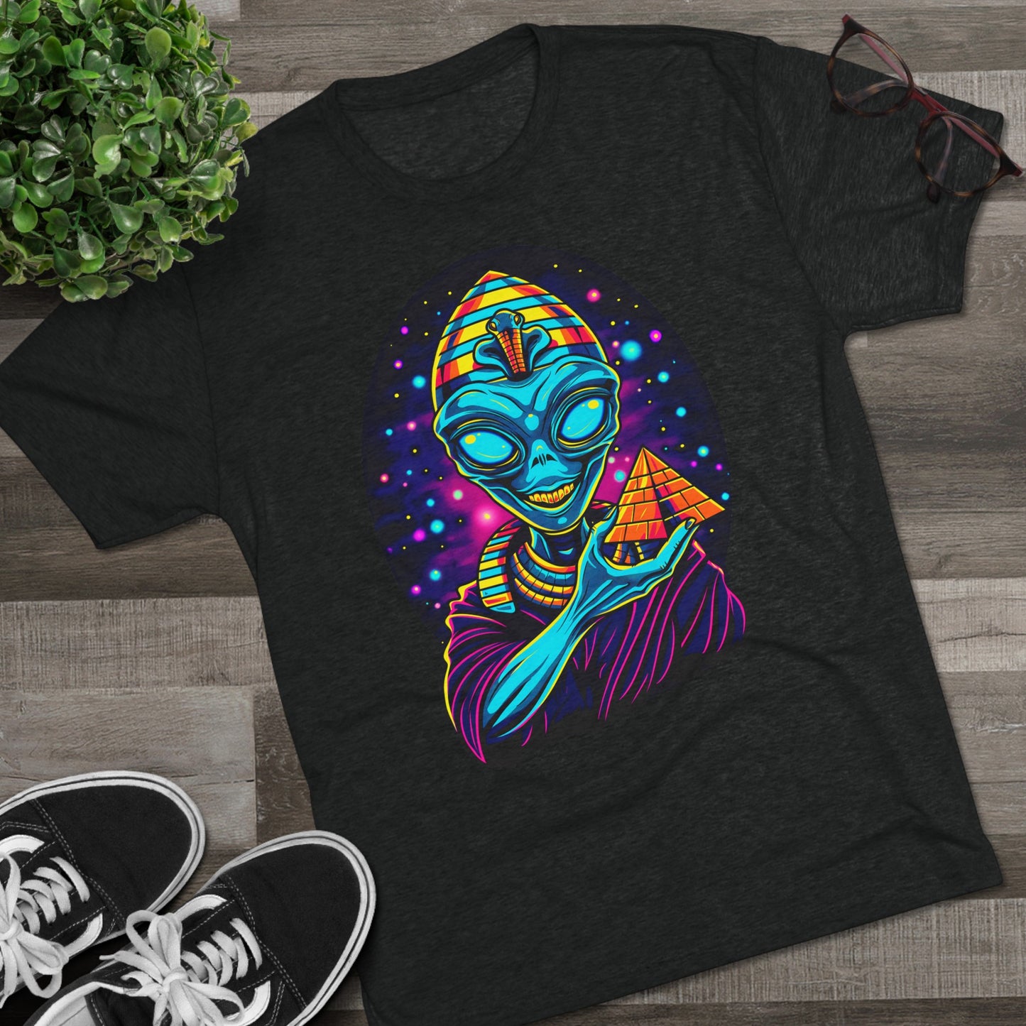 Ancient Alien Pharaoh Men's Classic Fit Tri-Blend T-Shirt